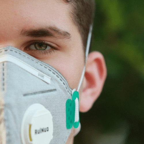 Man wearing a covid mask