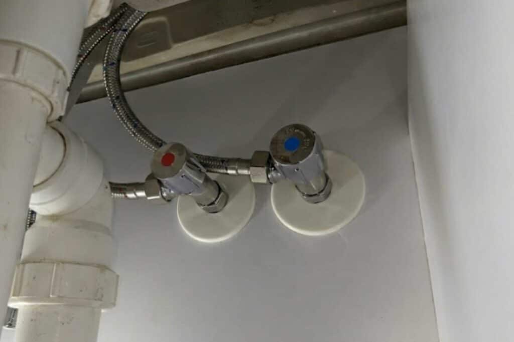 Undersink valves